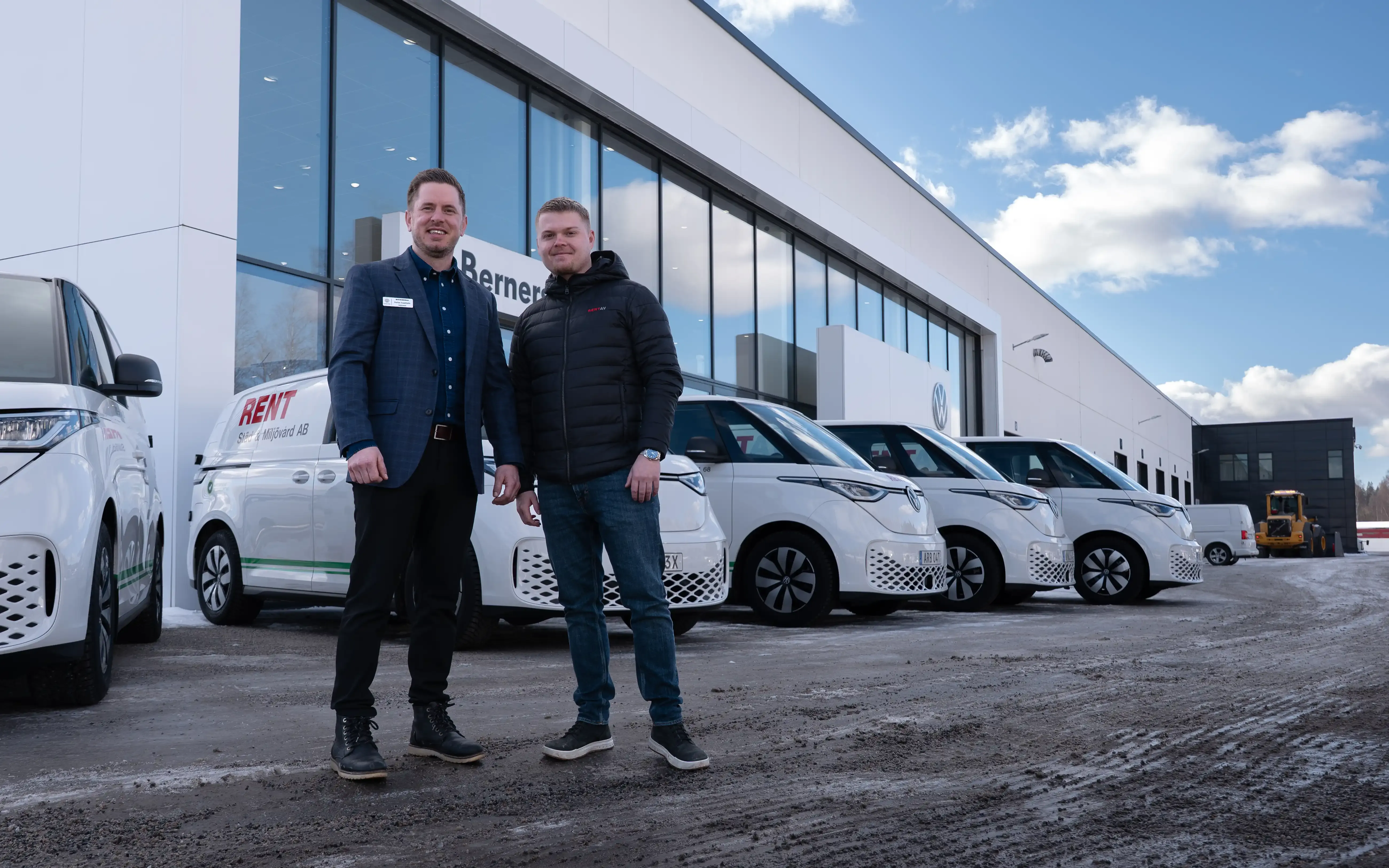 ”Det är roligt att se att Rentav väljer att ta klivet mot en mer fossilfri bilflotta. Deras engagemang är verkligen inspirerande”, säger Stefan Svanholm, sales manager för Volkswagen Transportbilar på Berners.