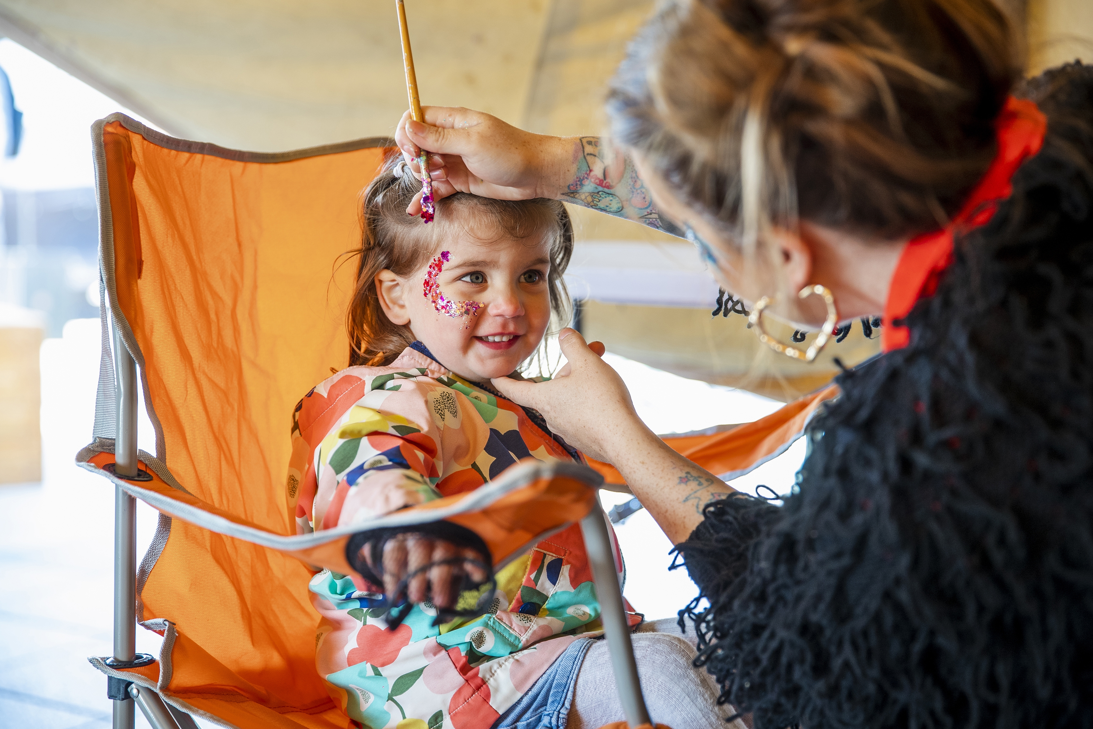 Det blir ansiktsmålning i Volkswagen-hallen i Sundsvall kl 11:00-13:00
